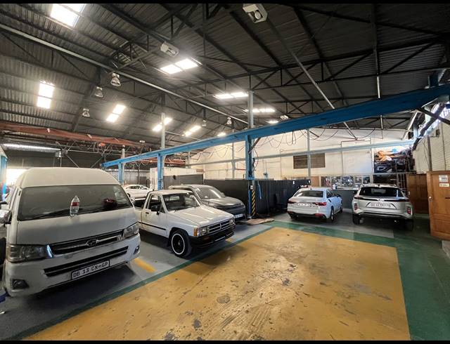 950M² WAREHOUSE TO LET IN EASTLEIGH